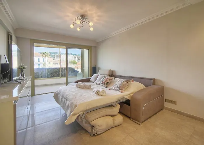 Beau 2 A 5 Min De La Croisette A2b260 アパート